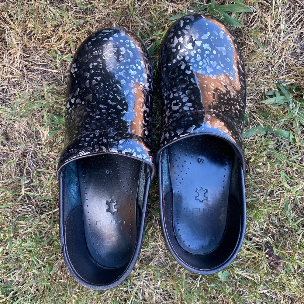 Danskos leopard clog size 40 (9.5)